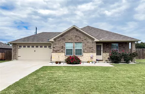 296 Summit Dr, Mineral Wells, TX 76067