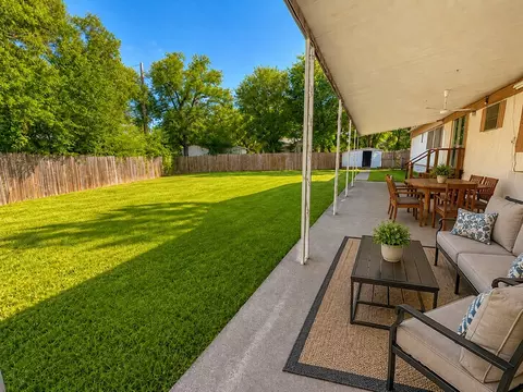 12109 Lunar Ln, Burleson, TX 76028