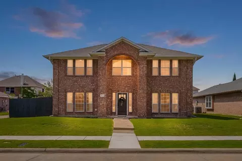 8618 Coventry Dr, Rowlett, TX 75089