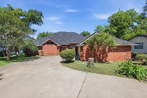3910 Bandera Dr, Granbury, TX 76049