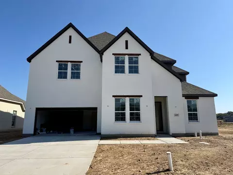 1609 Briscoe Dr, Benbrook, TX 76126
