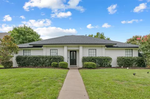 2600 Summertree Dr, Carrollton, TX 75006