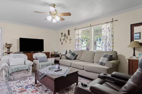 236 Circle Dr, Point, TX 75472 photo 4