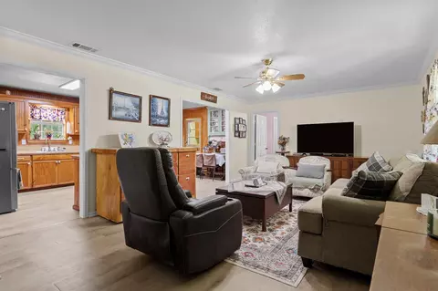 236 Circle Dr, Point, TX 75472 photo 6