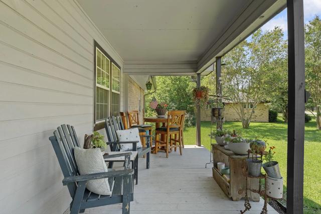 236 Circle Dr, Point, TX 75472