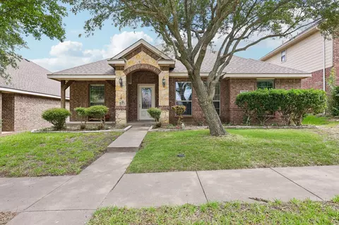 117 Brook Hollow Ln, Red Oak, TX 75154