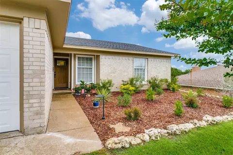 7833 Gaston Ave, Fort Worth, TX 76116