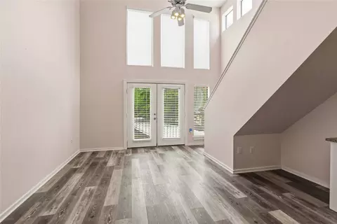 5111 Manett St #207, Dallas, TX 75206