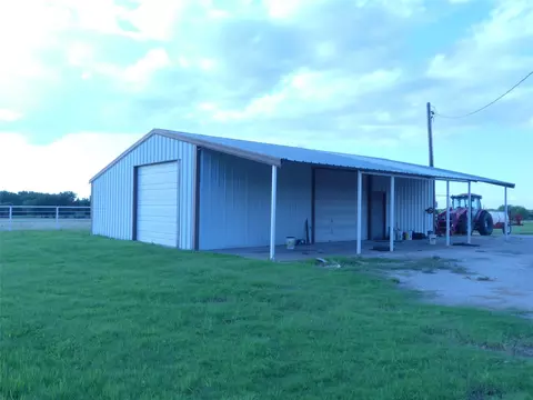 644 Macs Grocery Rd, Bowie, TX 76230