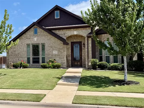 729 Oakleaf Dr, Midlothian, TX 76065