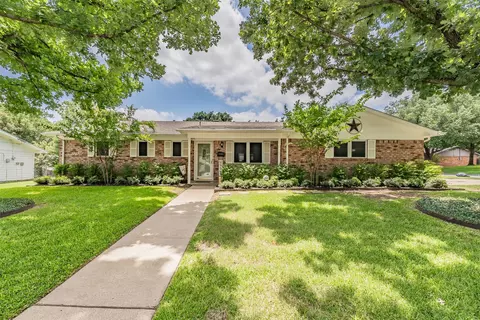 553 NW Janie Ln, Burleson, TX 76028