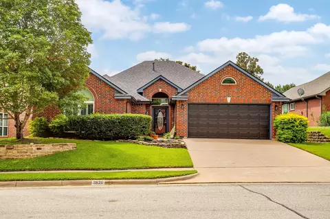 3820 Misty Glen Ct, Bedford, TX 76021