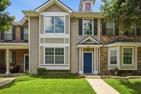 2202 Sandshell St, Bedford, TX 76021