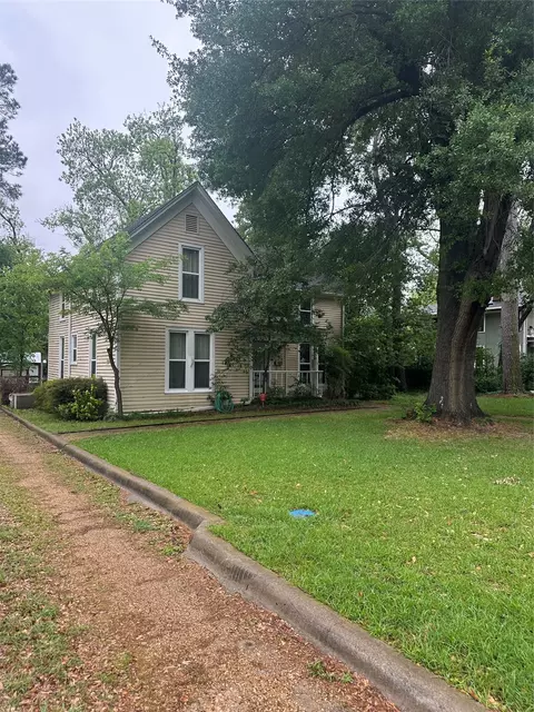 504 1st St, Terrell, TX 75160