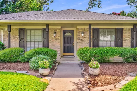 902 Dunbarton Dr, Richardson, TX 75081