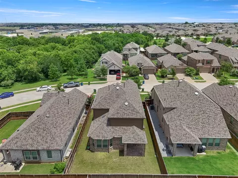 1504 Shire Dr, Aubrey, TX 76227