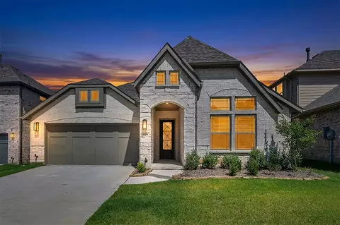 7312 Iris Rd, Aubrey, TX 76227