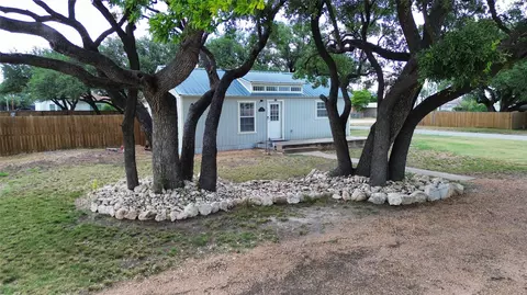 420 King St, Eden, TX 76837