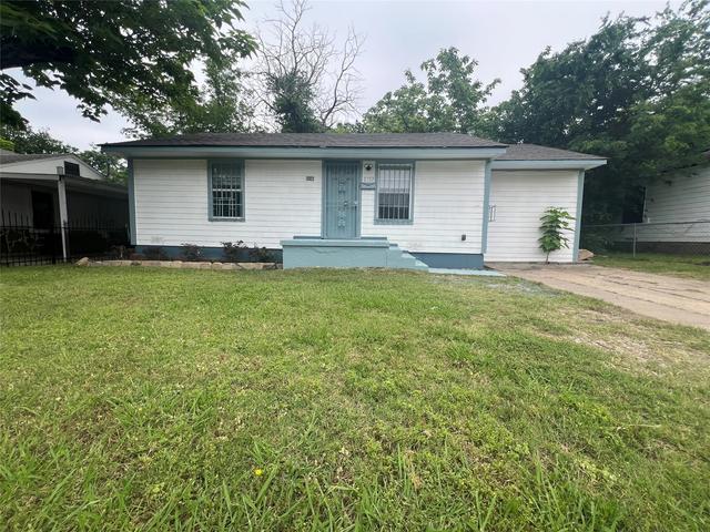 2722 Locust Ave, Dallas, TX 75216