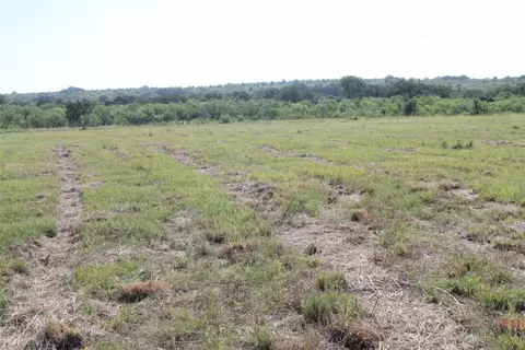 688 Comanche Lake Rd, Comanche, TX 76442 photo 2