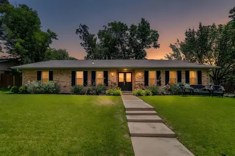 3825 Twilight Dr S, Benbrook, TX 76116