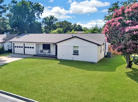 6437 Carousel Dr, Watauga, TX 76148