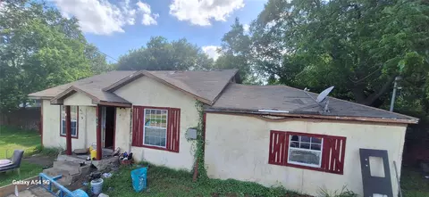 510 S Pecan St, Bells, TX 75414