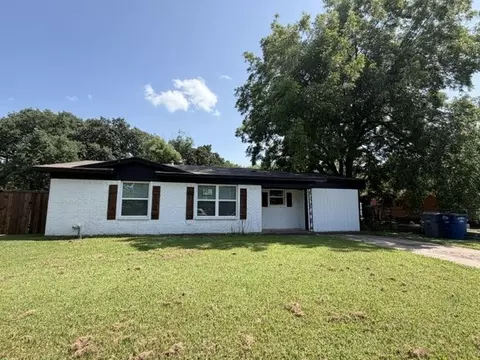 6836 Western Hills Dr, Dallas, TX 75217
