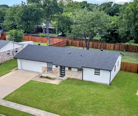 2801 Meadows Dr, Plano, TX 75074