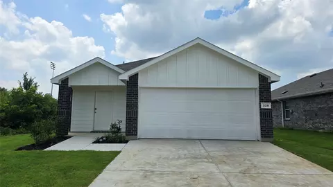 328 Trail Ct, Keene, TX 76059