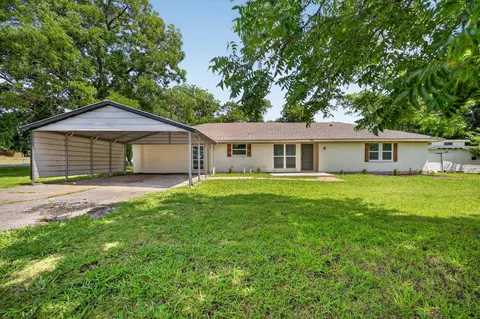 372 Tooley St, Van Alstyne, TX 75495