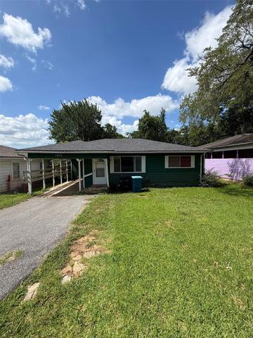 1055 W Star St, Denison, TX 75020