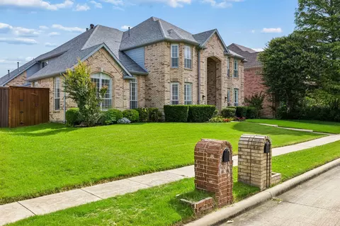 3809 Brookfield Dr, Plano, TX 75025