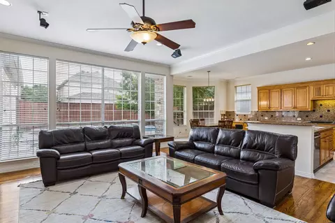 3809 Brookfield Dr, Plano, TX 75025
