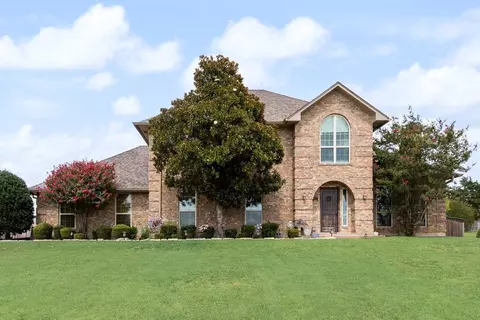 912 Summer Hill Ln, Red Oak, TX 75154
