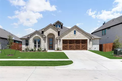 569 Red Maple Rd, Waxahachie, TX 75165