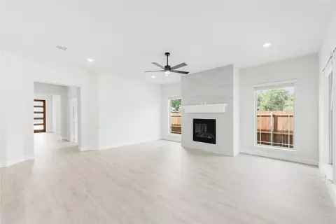 Living - 117 Saddlewood Trl, Commerce, TX 75428 photo 1 of 4