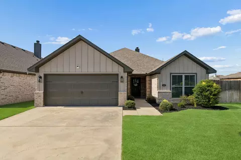 Exterior - 108 Maverick Ln, Pilot Point, TX 76258 photo 3 of 4