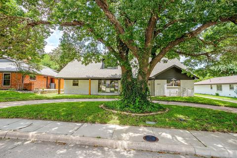 2601 Briarwood Dr, Plano, TX 75074