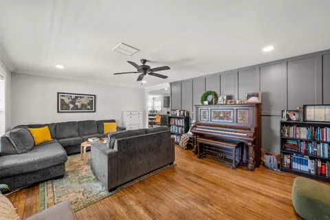 Living - 3824 Pine Ave, Waco, TX 76708 photo 1 of 4