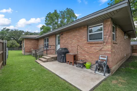Exterior - 3824 Pine Ave, Waco, TX 76708 photo 6 of 7