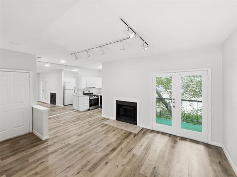 7126 Holly Hill Dr #210, Dallas, TX 75231