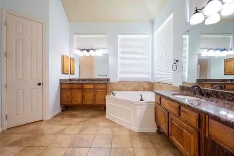Bath - 923 Wise St, Keller, TX 76248 photo 4 of 6