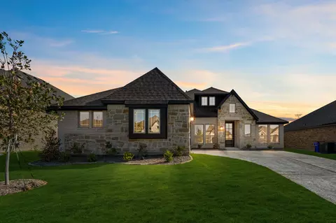 131 Red Cedar Ct, Balch Springs, TX 75181