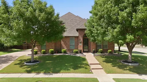 5700 Waterford Ln, Mckinney, TX 75071