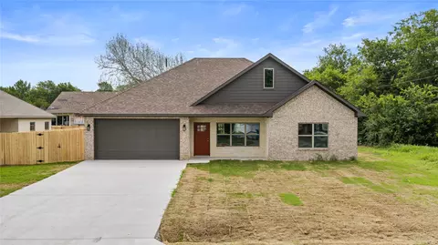 106 N Lackey St, Tom Bean, TX 75489