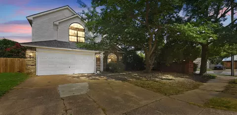 6700 Megan Ln, North Richland Hills, TX 76182