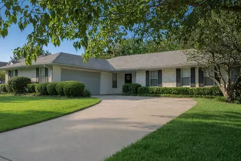 8248 Bobwhite Dr, Frisco, TX 75034