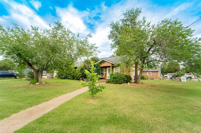 1211 W Hullum St, Breckenridge, TX 76424