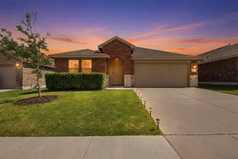 3713 Ridgeway Ln, Lantana, TX 76226